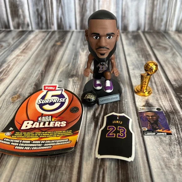 スポーツ LeBron James NBA zuru Zuru 5 Surprise Mini Brands NBA Ballers ULTRA RARE Lebron James
